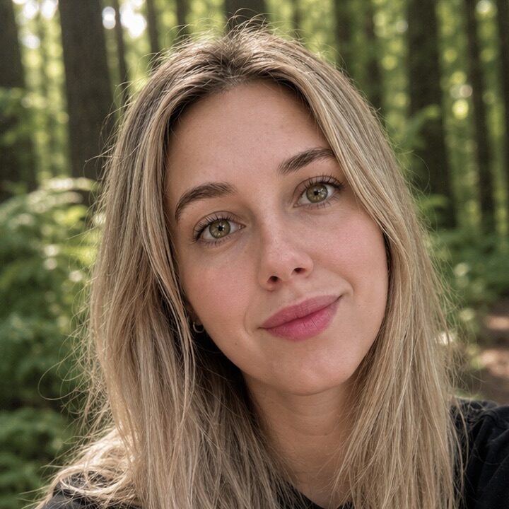 Daniela Junas, Student Counsellor at Hollyburn Support Services providing body-based counselling for youth, young adults, and adults in North Vancouver and across BC.